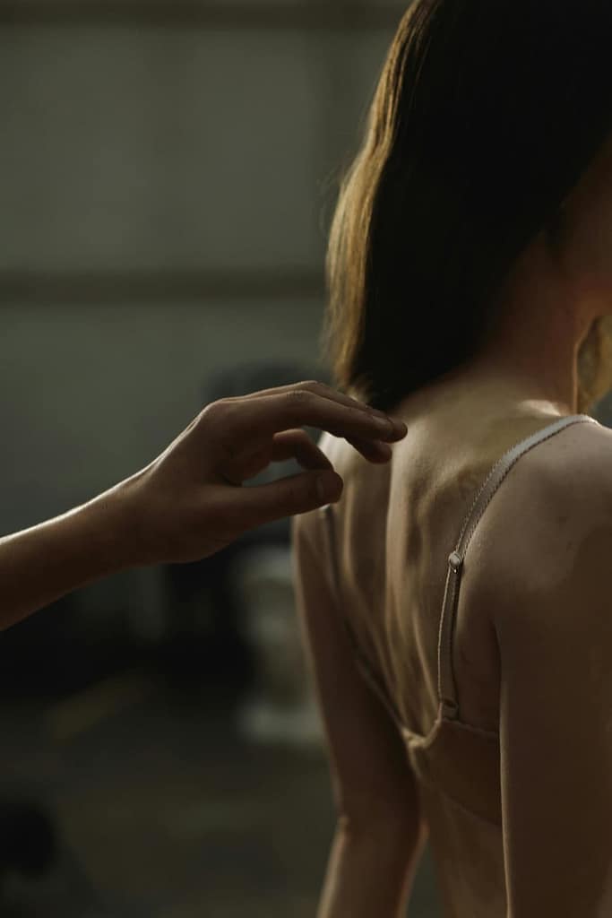 Masaje tántrico básico es únicamente la espalda