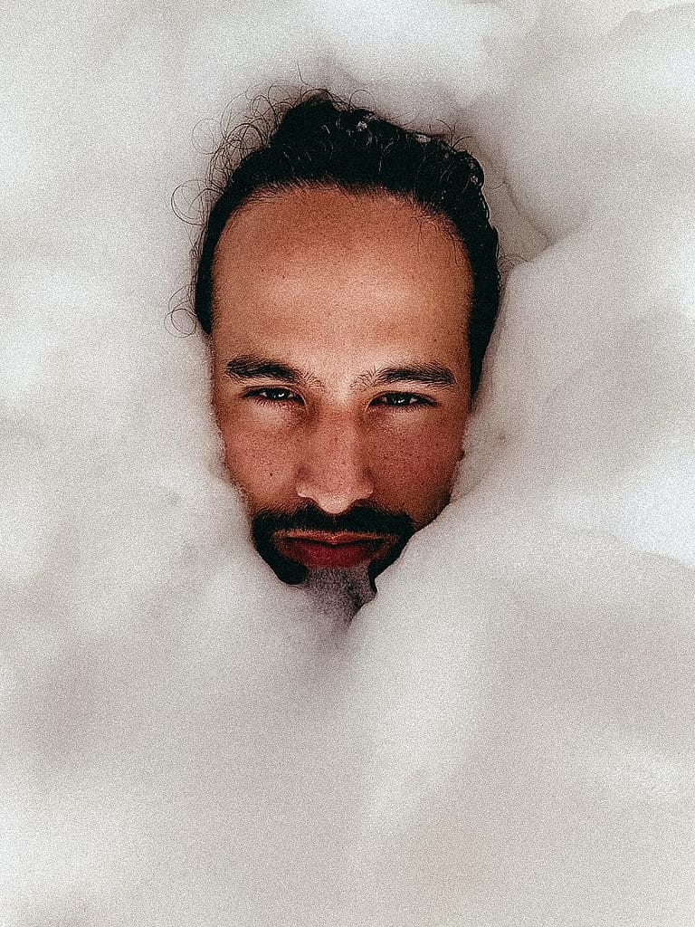 Besuqueable, terapeuta tántricx en México Besuqueable, terapeuta tántricx en México; si bien imparte tantra en México, también ofrece sus productos y servicios en línea, así como realiza viajes internacionales